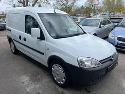 Weiß Gebraucht 2011 Opel Combo Van / Kleinbus | 4.990 € (Fairer Preis)