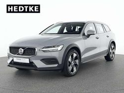 Grau Gebraucht 2023 Volvo V60 CC Plus Kombi | 44.550 € (Teuer)