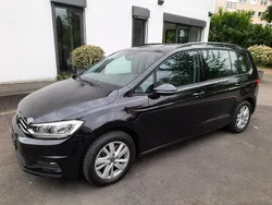 Deep black perleffekt Gebraucht 2023 VW Touran Comfortline Van / Kleinbus | 29.850 € (Guter Preis)
