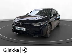Grenadillschwarz metallic Gebraucht 2025 VW Passat R-line Kombi | 54.970 € (Etwas zu teuer)