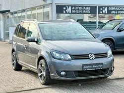 Grau Gebraucht 2015 VW Touran Cup Van / Kleinbus | 9.990 € (Fairer Preis)