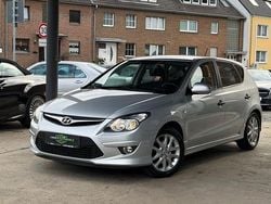 Silber Gebraucht 2012 Hyundai i30 Classic Limousine | 4.250 € (Fairer Preis)
