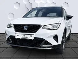 Weiß Gebraucht 2024 Seat Arona FR SUV | 26.940 € (Etwas zu teuer)
