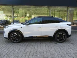 Okenit weiss metallic Gebraucht 2024 Peugeot e-3008 GT SUV | 54.900 € (Teuer)