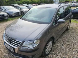 Grau Gebraucht 2009 VW Touran Highline Van / Kleinbus | 3.770 € (Fairer Preis)