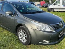 Grün Gebraucht 2010 Toyota Avensis Edition Kombi | 3.500 € (Guter Preis)