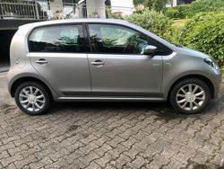 Silber Gebraucht 2016 VW up! CLUB Kleinwagen | 6.295 € (Fairer Preis)