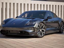 Tiefschwarzmetallic Neu 2025 Porsche Taycan Black Edition Limousine | 127.200 € (Fairer Preis)