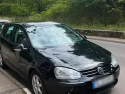 Schwarz Gebraucht 2004 VW Golf V Limousine | 3.200 € (Etwas zu teuer)