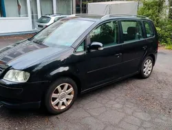 Schwarz Gebraucht 2004 VW Touran Van / Kleinbus | 1.150 € (Superpreis)