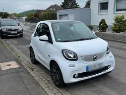 Weiß Gebraucht 2018 Smart ForTwo Coupé Kleinwagen | 13.800 € (Etwas zu teuer)