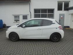 Weiß Gebraucht 2013 Peugeot 208 Kleinwagen | 3.900 € (Fairer Preis)