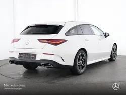 Weiß Gebraucht 2024 Mercedes CLA200 Shooting Brake AMG Kombi | 33.990 € (Fairer Preis)