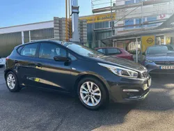 (1k) zilinaschwarz met. Gebraucht 2017 Kia Ceed Limousine | 9.980 € (Fairer Preis)