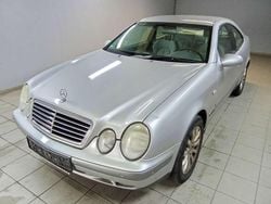 Grau Gebraucht 1999 Mercedes CLK200 Elegance Coupé | 1.300 €