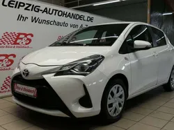 Weiß Gebraucht 2018 Toyota Yaris Comfort Kleinwagen | 7.974 € (Teuer)