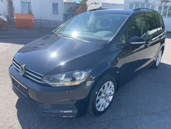 Schwarz Gebraucht 2016 VW Touran Van / Kleinbus | 13.900 € (Fairer Preis)