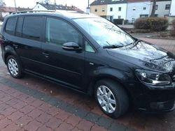 Schwarz Gebraucht 2014 VW Touran Comfortline Van / Kleinbus | 8.450 € (Fairer Preis)