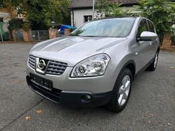 Grau Gebraucht 2007 Nissan Qashqai SUV | 7.990 € (Etwas zu teuer)