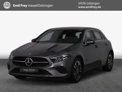 Grau Gebraucht 2024 Mercedes A180 Advanced Limousine | 28.700 € (Fairer Preis)