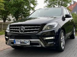 Schwarz Gebraucht 2013 Mercedes ML350 AMG line SUV | 24.999 € (Etwas zu teuer)