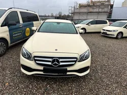 Beige Gebraucht 2017 Mercedes E200 Avantgarde Limousine | 8.900 €