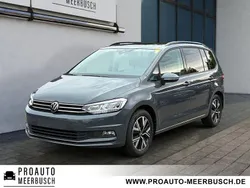 Grau Gebraucht 2024 VW Touran Comfortline Van / Kleinbus | 30.980 € (Fairer Preis)