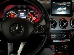 Schwarz Gebraucht 2016 Mercedes B180 AMG line Van / Kleinbus | 11.900 € (Fairer Preis)