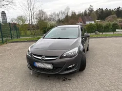 Grau Gebraucht 2015 Opel Astra Innovation Kombi | 8.200 € (Fairer Preis)