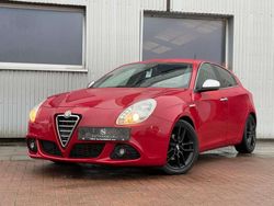 Colore esterno (rosso alfa) Gebraucht 2011 Alfa Romeo Giulietta Super Kleinwagen | 5.490 € (Etwas zu teuer)