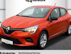 Valenciaorange metallic Gebraucht 2022 Renault Clio V Zen Kleinwagen | 12.995 € (Superpreis)