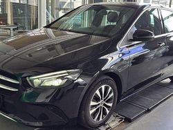 Schwarz Gebraucht 2021 Mercedes B200 Progressive Van / Kleinbus | 23.490 € (Fairer Preis)