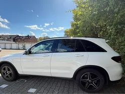 Weiß Gebraucht 2020 Mercedes GLC200 AMG line SUV | 35.500 €