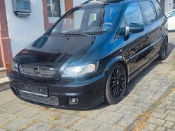 Schwarz Gebraucht 2002 Opel Zafira Dynamic Van / Kleinbus | 4.000 € (Fairer Preis)