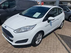 Weiß Gebraucht 2015 Ford Fiesta Trend Kleinwagen | 6.100 € (Fairer Preis)