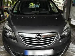 Grau Gebraucht 2011 Opel Meriva Innovation Van / Kleinbus | 3.250 € (Fairer Preis)