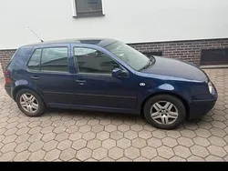 Blau Gebraucht 2003 VW Golf IV Kleinwagen | 1.500 € (Fairer Preis)