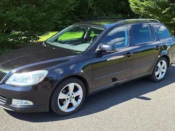 Schwarz Gebraucht 2011 Skoda Octavia Sport Kombi | 3.800 € (Guter Preis)