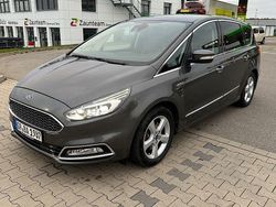 Grau Gebraucht 2017 Ford S-MAX Vignale Van / Kleinbus | 20.500 € (Teuer)