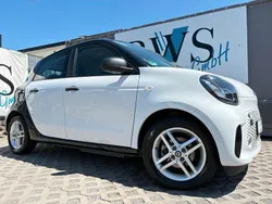 Weiß Gebraucht 2021 Smart ForFour Electric Drive Limousine | 7.990 € (Fairer Preis)