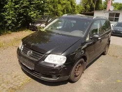 Schwarz Gebraucht 2004 VW Touran Highline Van / Kleinbus | 1.200 € (Superpreis)