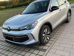 Silber Gebraucht 2025 VW Tiguan Goal SUV | 35.000 €