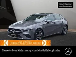 Grau Gebraucht 2024 Mercedes A200 Advanced Limousine | 29.490 € (Fairer Preis)