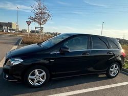 Schwarz Gebraucht 2012 Mercedes B200 Van / Kleinbus | 9.500 € (Guter Preis)