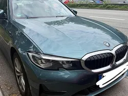 Blau Gebraucht 2020 BMW 330e Limousine | 24.900 € (Etwas zu teuer)