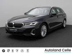 Sophistograu brillanteffekta9 Gebraucht 2022 BMW 530 Luxury Line Kombi | 35.999 € (Fairer Preis)