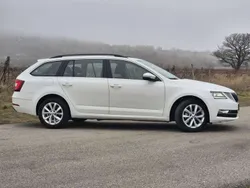 Weiß Gebraucht 2019 Skoda Octavia Style Kombi | 15.590 € (Fairer Preis)