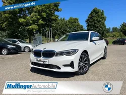 Mineral weiß (metallic) Gebraucht 2022 BMW 318 Sport Line Kombi | 24.360 € (Fairer Preis)