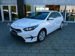 (wd) cararraweiss Neu 2024 Kia Ceed Comfort Limousine | 24.480 € (Fairer Preis)