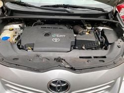 Silber Gebraucht 2009 Toyota Verso Van / Kleinbus | 5.950 € (Fairer Preis)